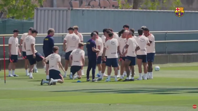 De Jong y Rashford, ausentes en la sesión previa al Betis