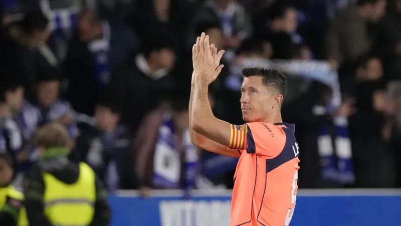 Lewandowski anuncia su adiós al Barça: "Gracias a todos"