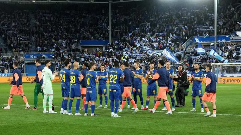 Pasillo del Alavés al Barça