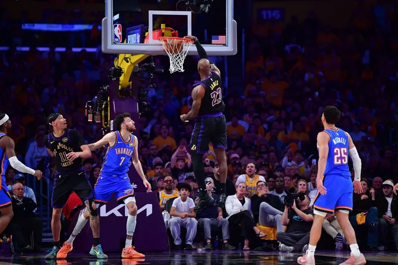 LeBron James abre la puerta a la retirada: “No sé qué me depara el futuro”