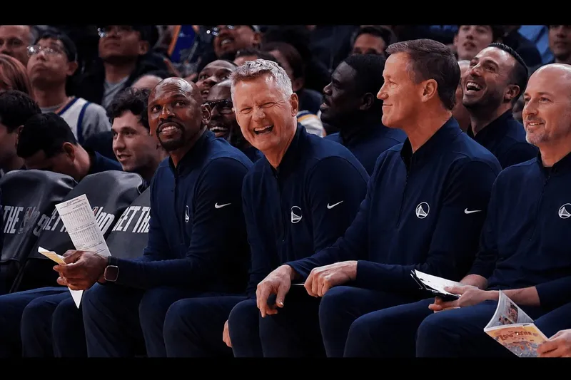 Desbandada técnica en los Warriors