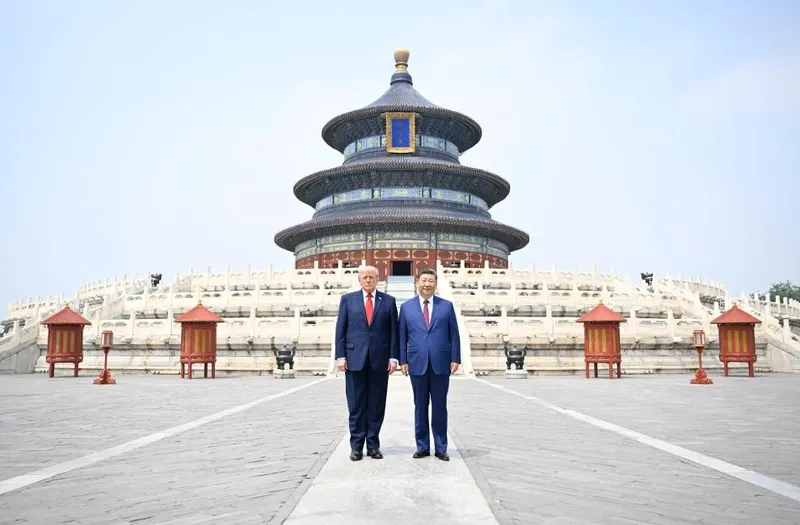 Xi y Trump visitan el Templo del Cielo