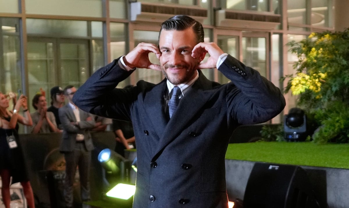 FOTOS: Él es Jonathan Bailey, el hombre más sexy del 2025