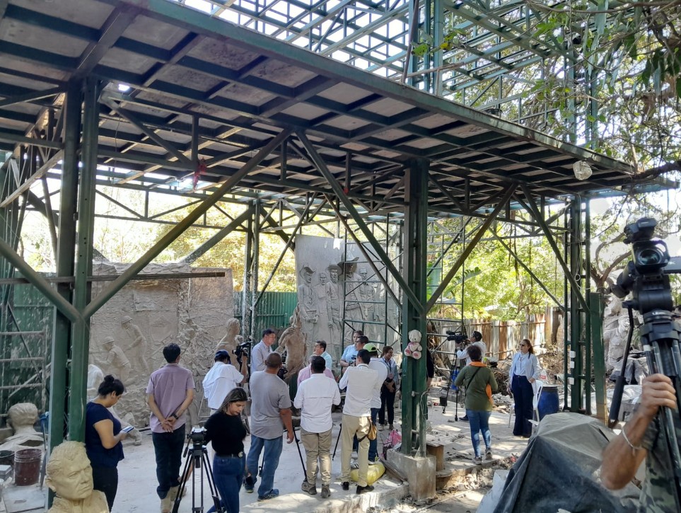 Supervisan avances de las esculturas que serán instaladas en el Paseo Edith Gron