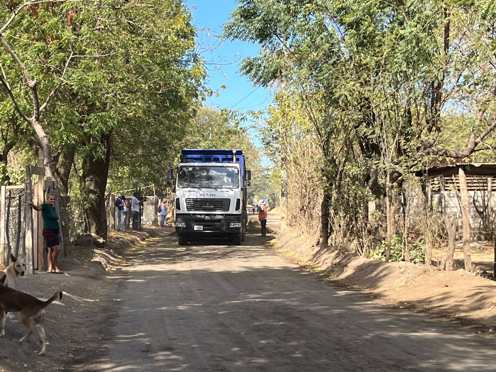 Comarca Nejapa mejora su conectividad con siete cuadras de asfalto