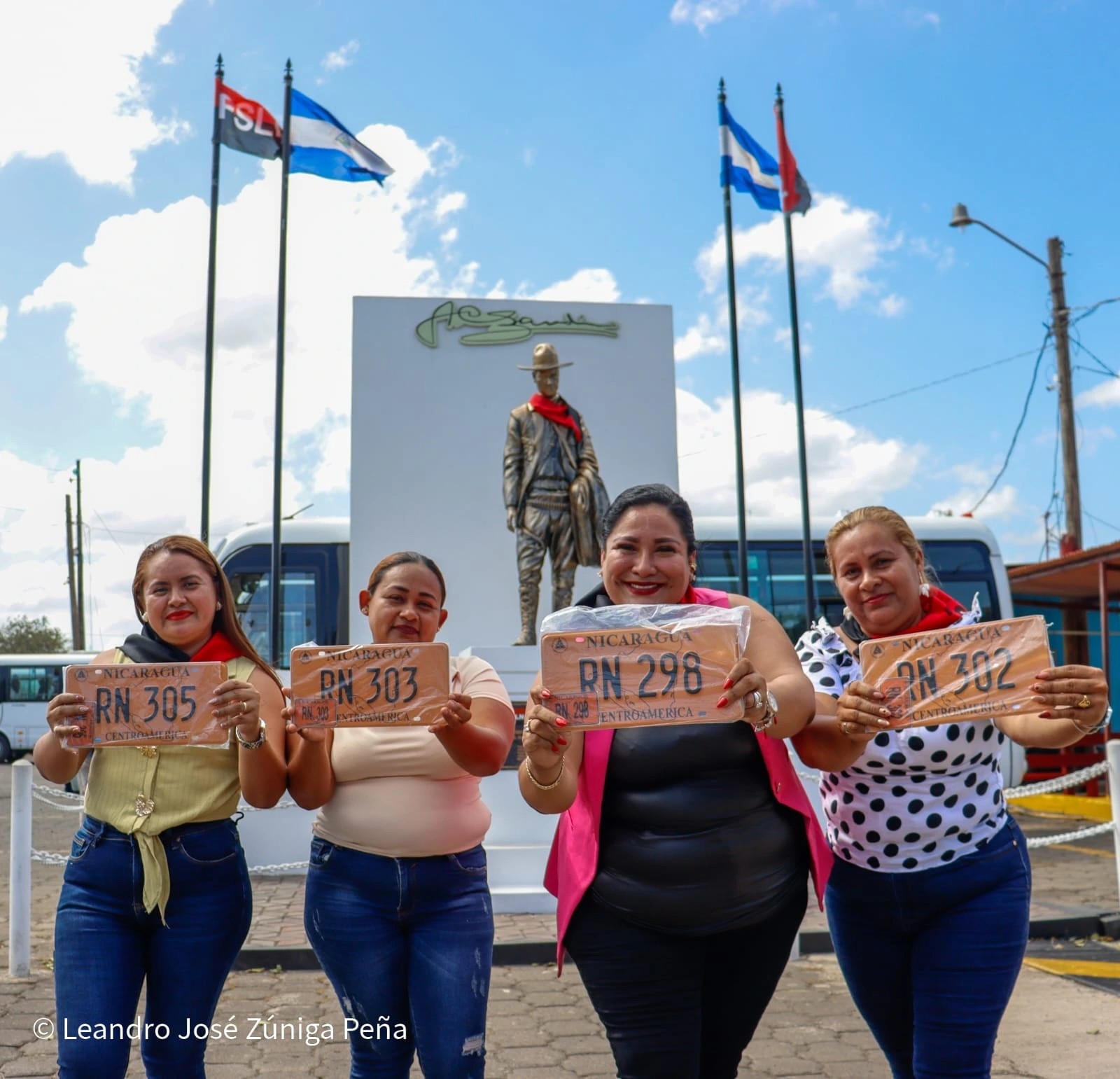 Caribe nicaragüense moderniza su transporte con la entrega de 46 microbuses Yutong