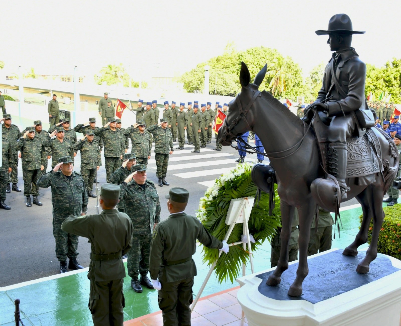 Ejército rinde honores al General Sandino en el 92 aniversario de su tránsito a la inmortalidad