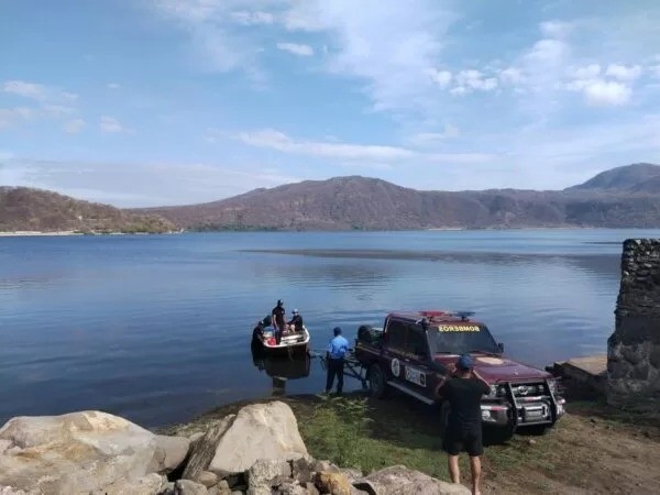 Autoridades rescatan cadáver de nadador profesional desaparecido en la Laguna de Apoyo
