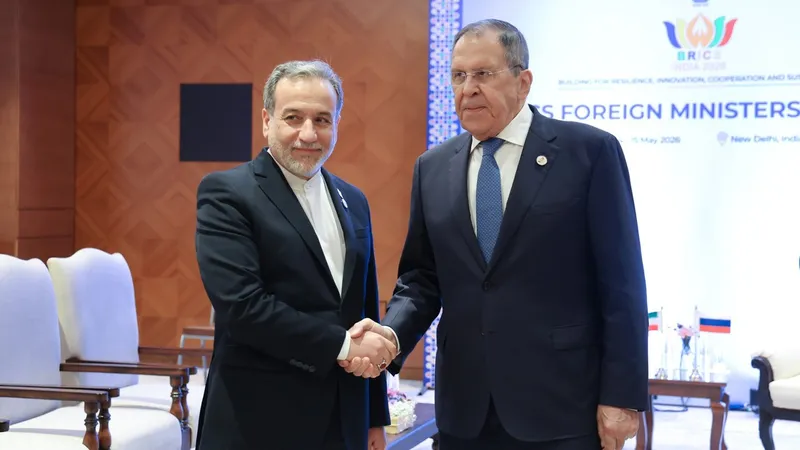 El canciller iraní agradece a “los amigos rusos” y resalta la “asociación estratégica” con Rusia