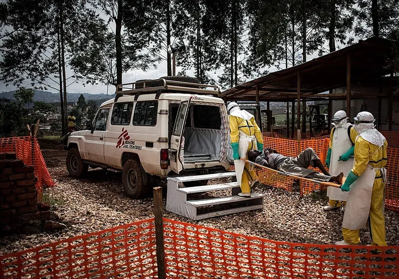 Brote de Ébola en un país africano deja 65 muertos y cientos de casos sospechosos