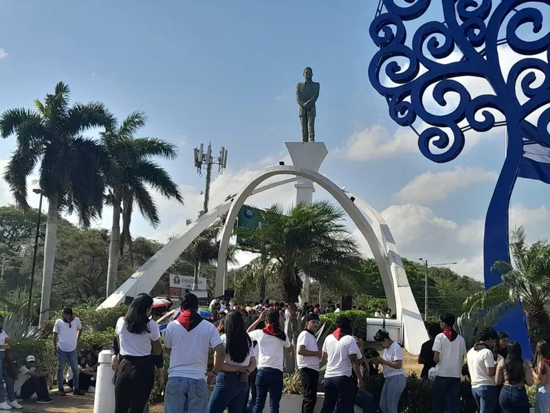 Jóvenes ratifican compromiso con la paz y la soberanía en memoria de Rigoberto López Pérez
