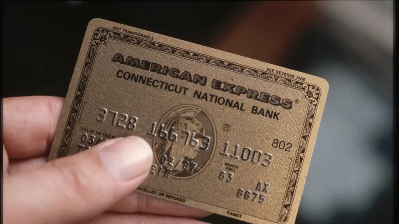 Cómo la ‘Tarjeta black’ de American Express le facilitó a Epstein los traslados de mujeres