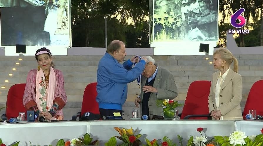 Copresidente Daniel Ortega otorga primer Medalla de Reconciliación y Paz Cardenal Miguel Obando y Bravo