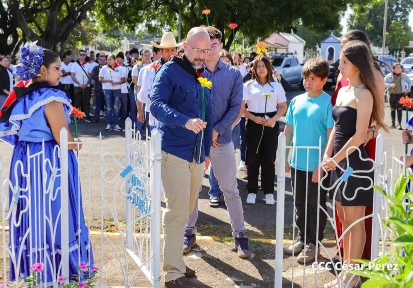 Juventud Sandinista rinde homenaje a Nora Astorga