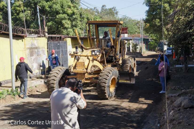 Avanza construcción de calles para el pueblo en Anexos La Primavera