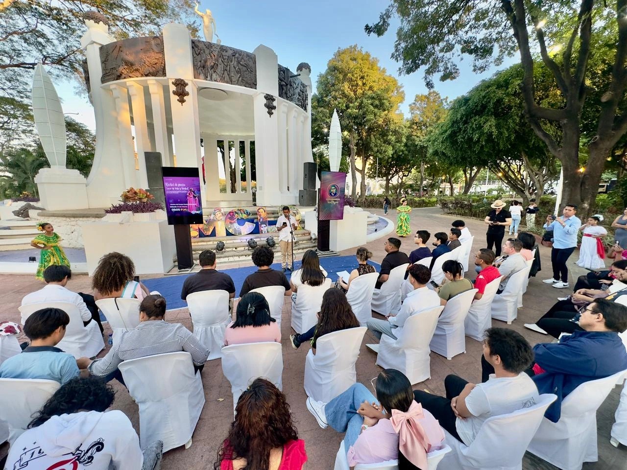 “Luces de Vida y Verdad”: la poesía une voces jóvenes en Managua