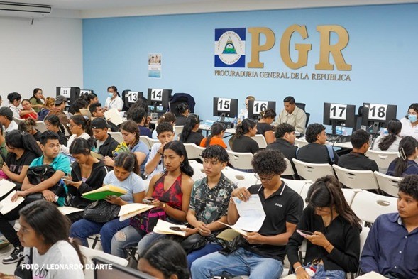 Becas: “Es un gran beneficio que nos está regalando el gobierno”