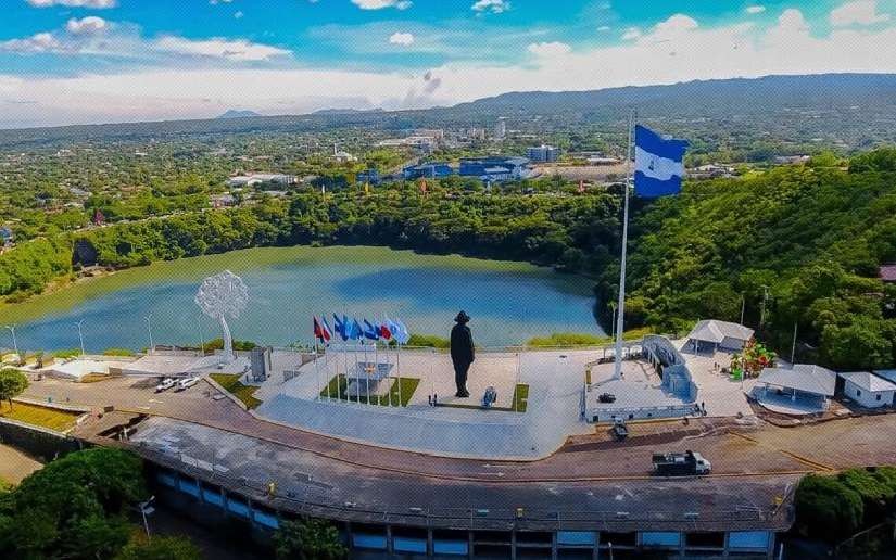 Abril para celebrar y agradecer a Dios por la paz