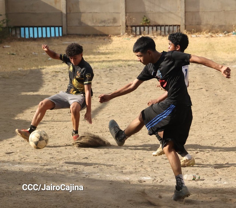 Realizan final y premiación de Liga de Fútbol Campo Comandante Óscar Turcios
