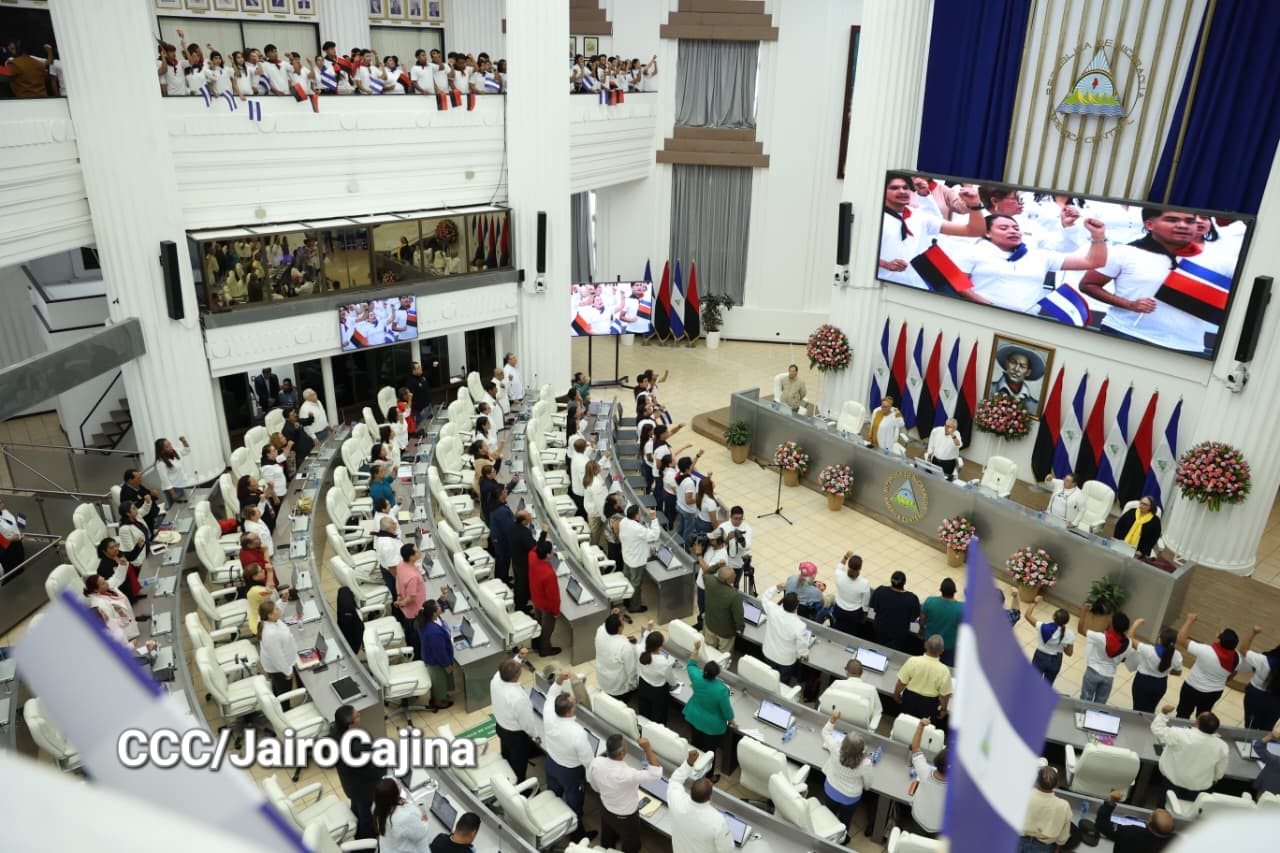 Asamblea Nacional rinde homenaje a los Héroes Internacionalistas