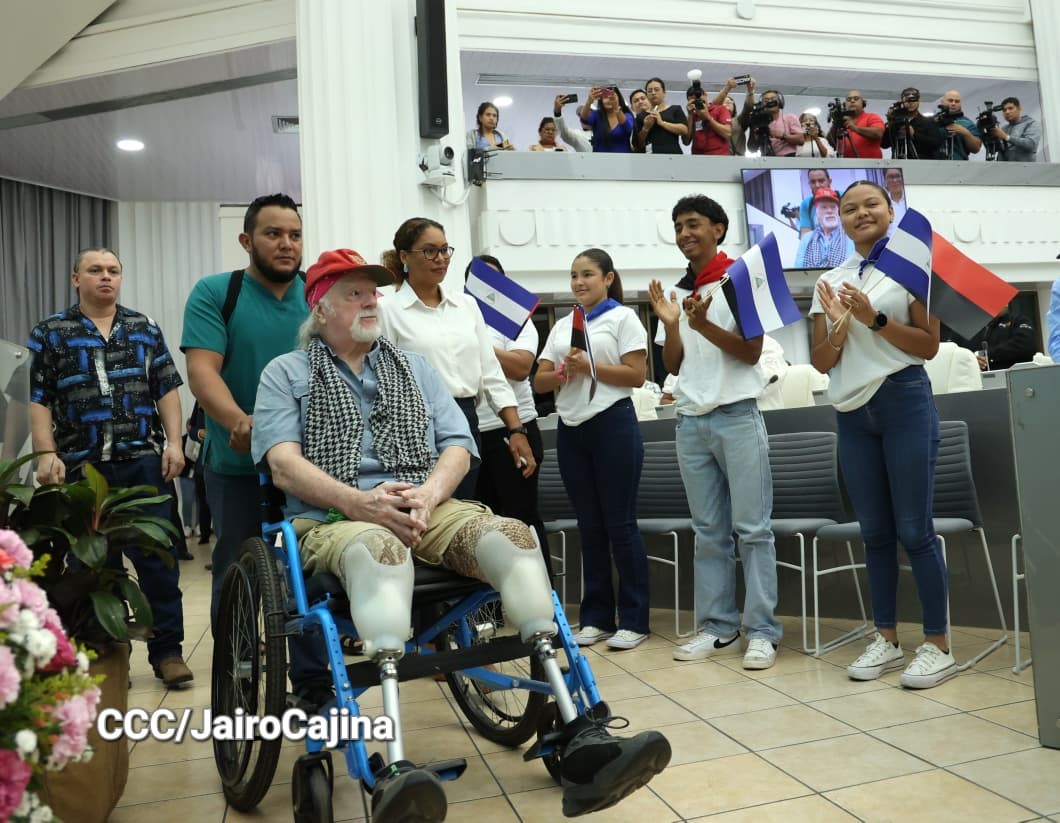 Rosario: “Brian Wilson, Héroe de la humanidad”