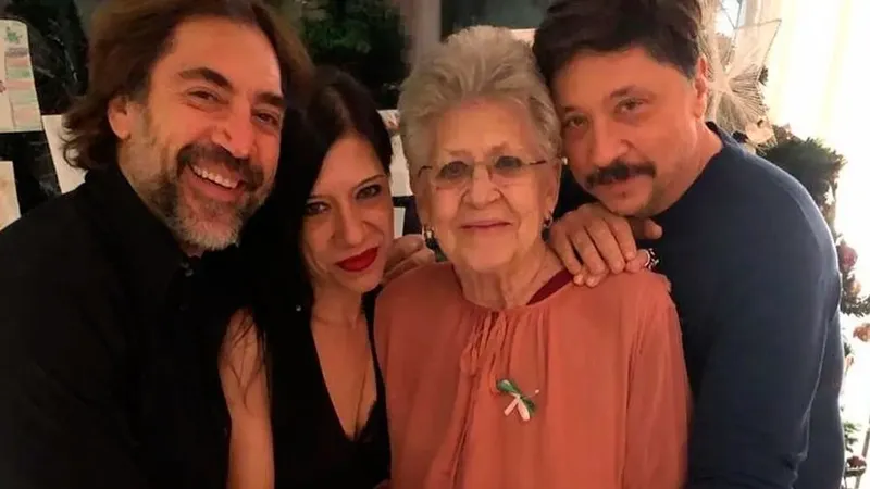 Carlos Bardem: "Comimos con los abrigos puestos, pero nunca pasamos hambre por los ovarios de nuestra madre"