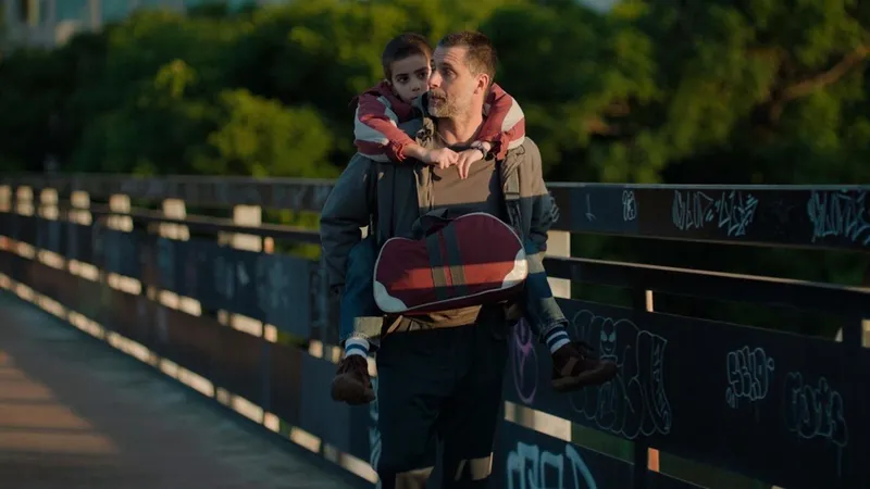 "Que de mayor quiere ser Mary Poppins": Macarena García y Hugo Silva protagonizan una emotiva historia sobre la infancia y sus silencios