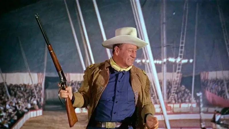 "Bebía e insultaba a la gente. Y el Duque tuvo que rodar escenas de amor con ella": John Wayne odió trabajar con este icono de Hollywood