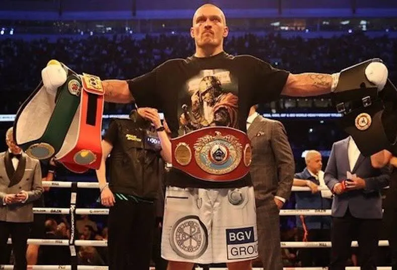 La AMB aprobó a Usyk defender su corona ante Verhoeven