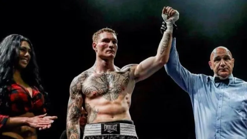 Ryan Rozicki lanza una advertencia a Chris Billam-Smith