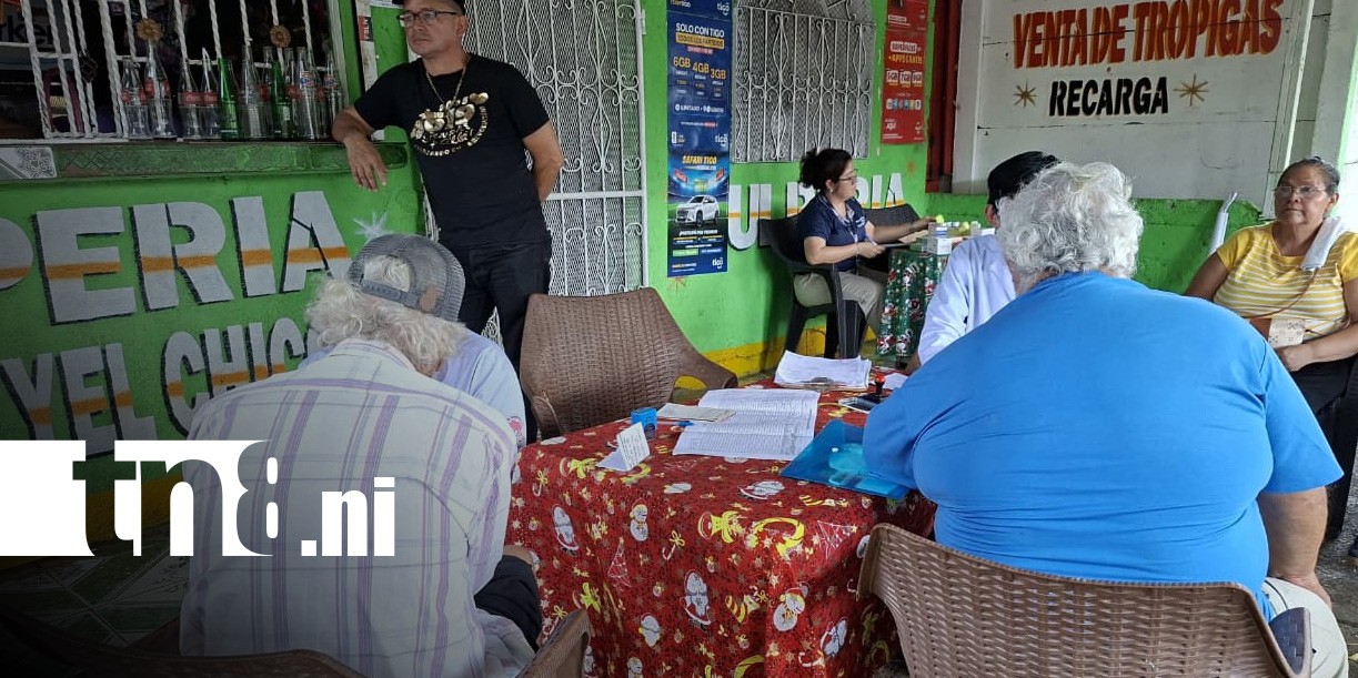 Familias de El Redentor, Managua, reciben atención ortopédica gratuita