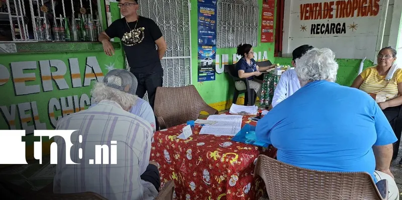 Familias de El Redentor, Managua, reciben atención ortopédica gratuita