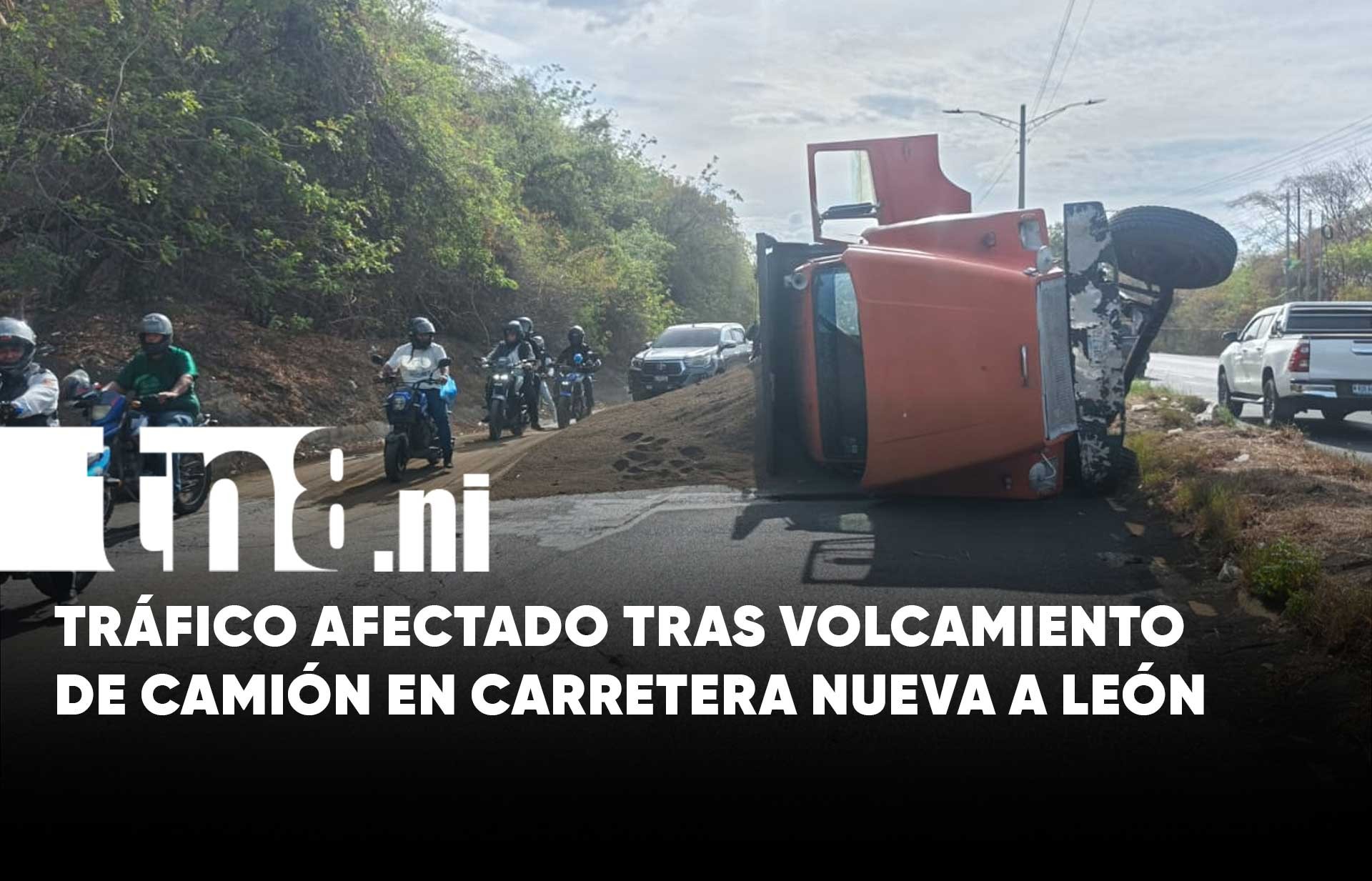 Camión volquete se vuelca en Carretera Nueva a León tras fallas en los frenos