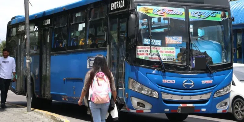 Crisis del combustible golpea al transporte público en Ecuador