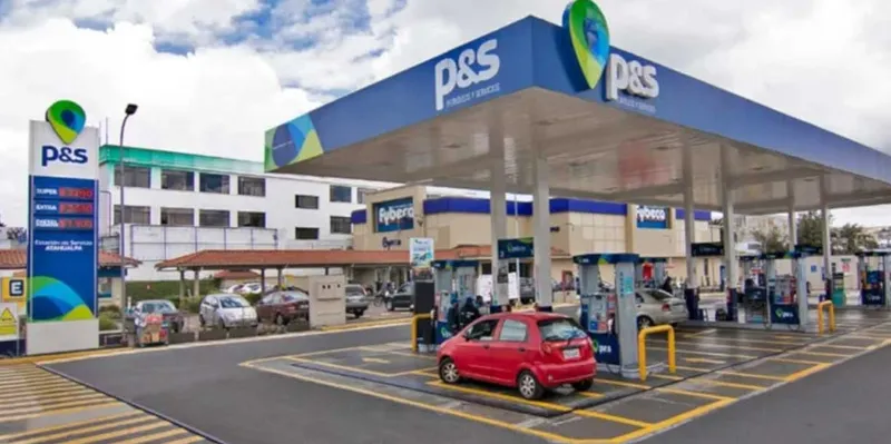 Ecuador enfrenta fuerte tensión por falta de gasolina y altos precios
