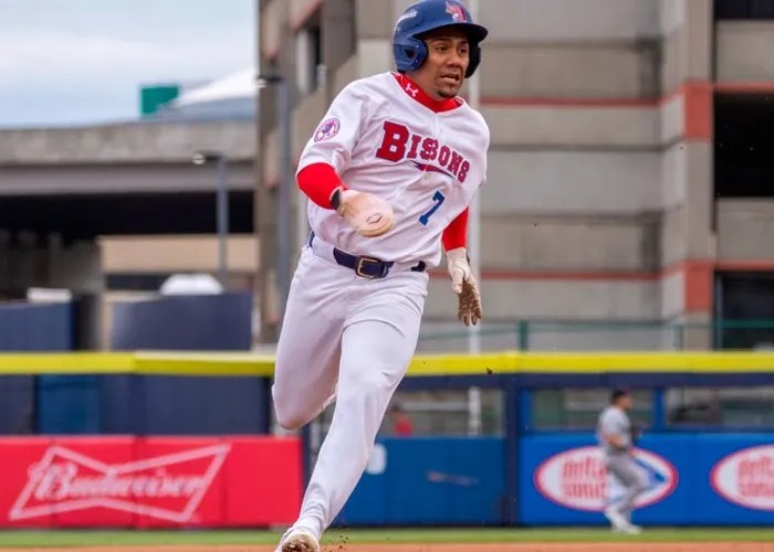 Ismael Munguía estaría fuera dos semanas con Buffalo Bisons