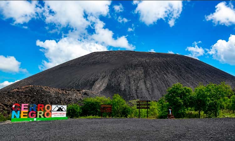 Amplían infraestructura del centro de información volcán Cerro Negro